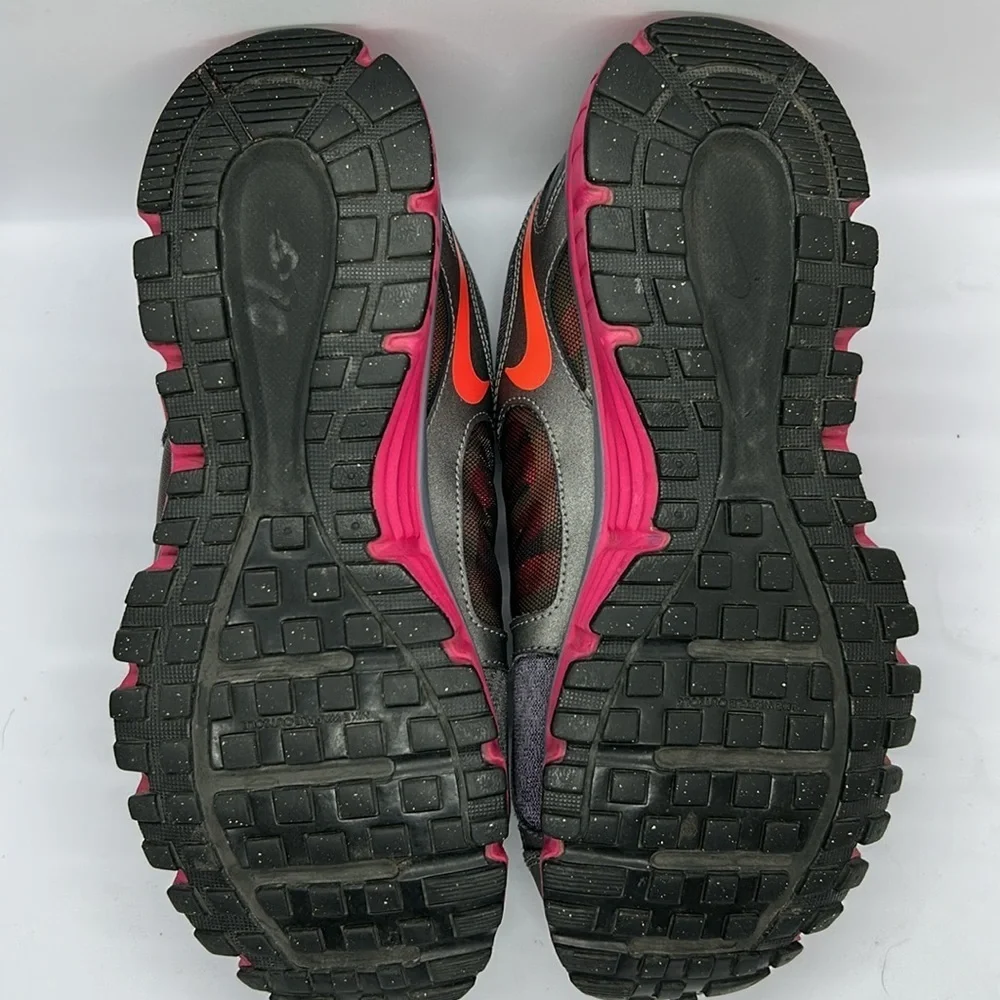 Nike Women's Gray and Hot Pink dual fusion ST2 Athletic Shoes